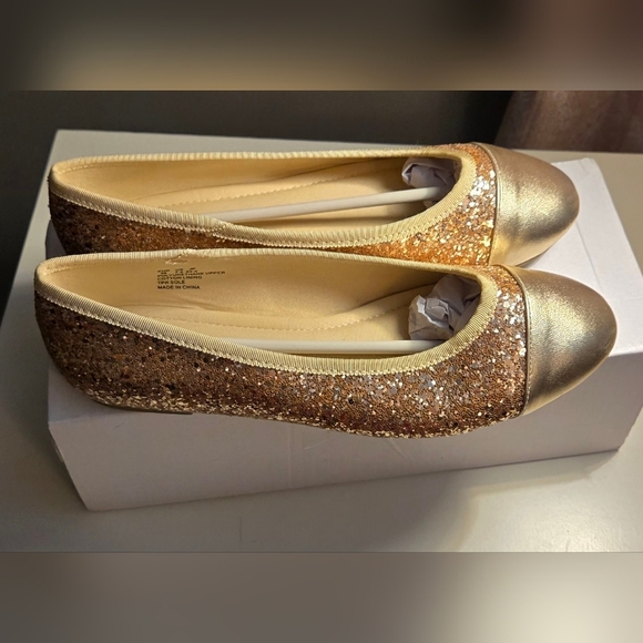 FEVER SOLE Round Toe Gold Glitter Ballet Flat #498 - Picture 6 of 12